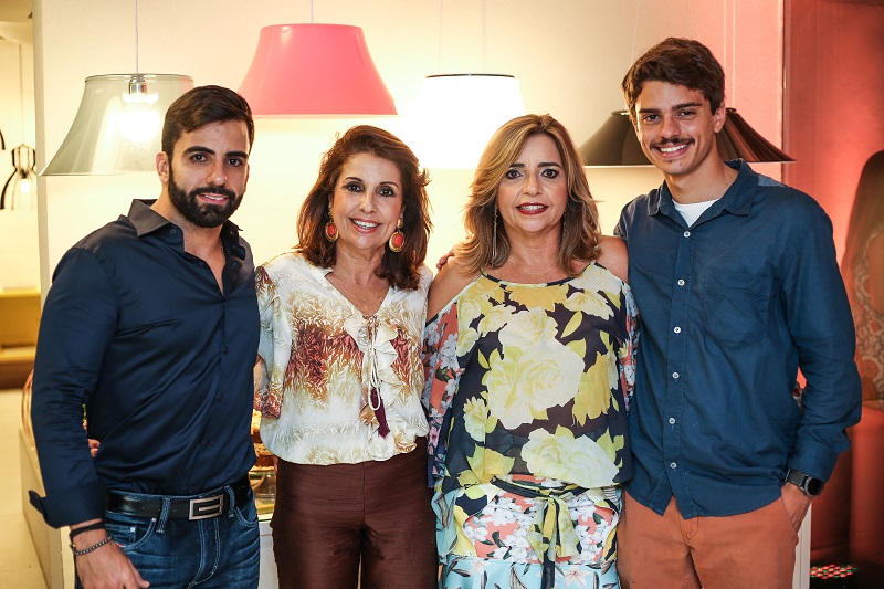  Marcos e Cristiana com Marilda Menezes e Henrique Mattos                     
